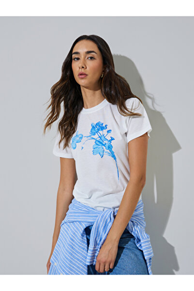 Styli White Graphic Printed Short Sleeves Regular Fit T-Shirt