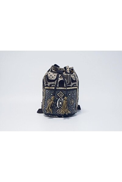 MILANO COLLECTION Rucsac boho negru cu crem, model damasc, lucrat manual, bun...