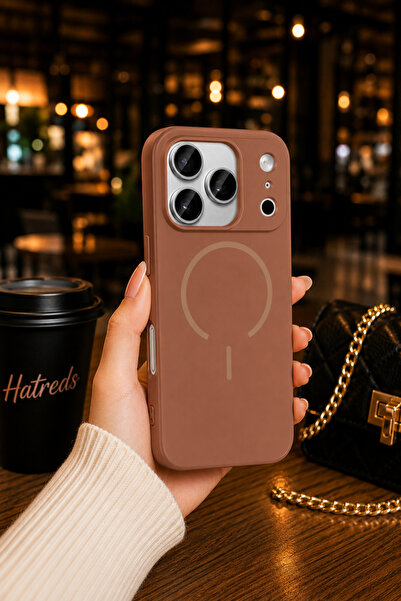 Hatreds iPhone 17 Pro Max Uyumlu MagSafe Kılıf Kahverengi