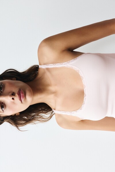 Pull & Bear Dantel detaylı atlet