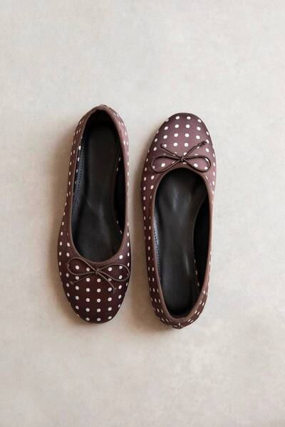 cevaplus Women's Bow Detail Satin Ballerinas Bitter Brown Polka Dot