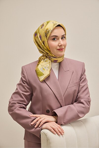 Silk Home وشاح حرير تويلي أصفر بتصميم زهور الحلم 90x90