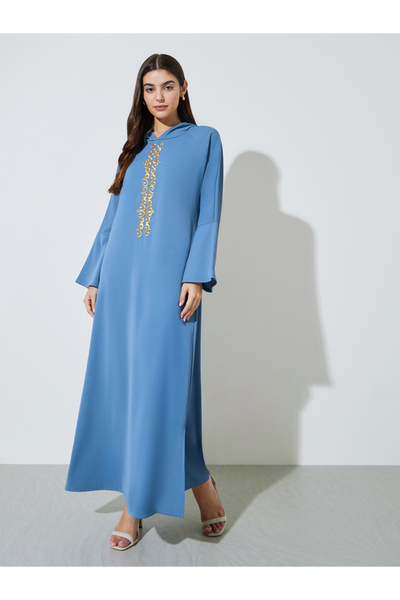 Amirah By Styli جلابية زرقاء مطرزة بقلنسوة