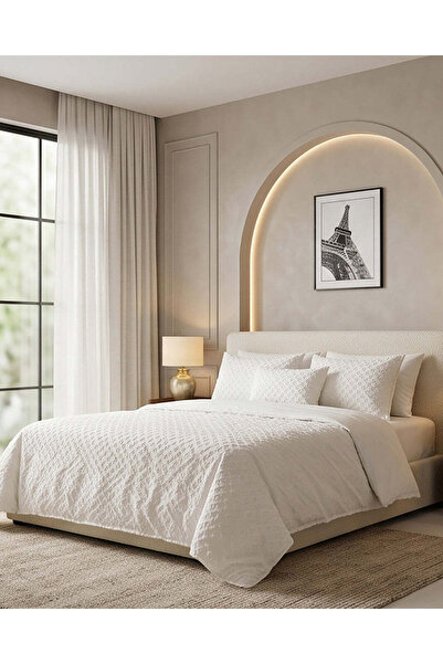 REDTAG Ivory Clip Jacquard Bedspread (Super King Size)