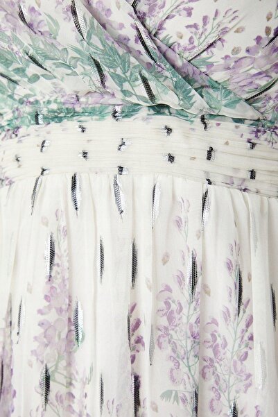 NO BRAND Rochie albă cu model, mâneci lungi, decolteu petrecut, flori Wallis 38