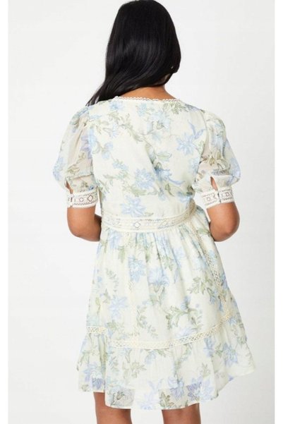 NO BRAND Rochie mini crem cu mâneci trepte, flori și volane, Oasis 38