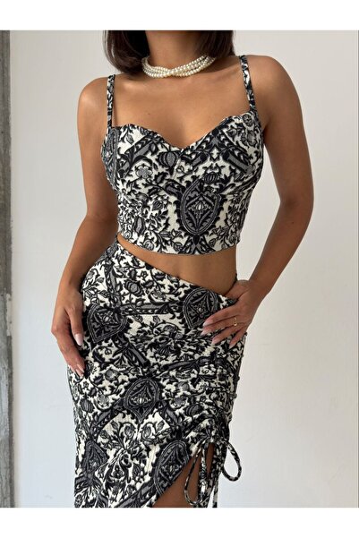 Defne Moda Desenli Askılı Crop Bluz & Yırtmaçlı Midi Etek Takım