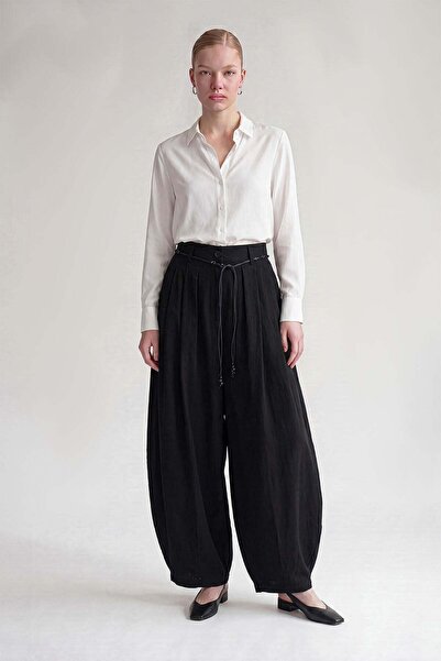 Levidor Black Beaded Belted Pleated Detail Trousers