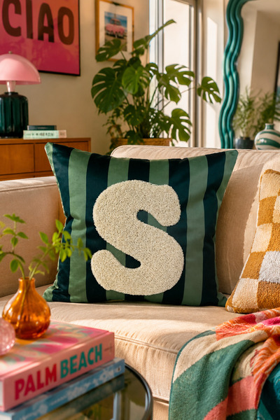 Pilloveland Punch Embroidered Cushion Cover - 43*43 cm - Green Letter S - Pnk001