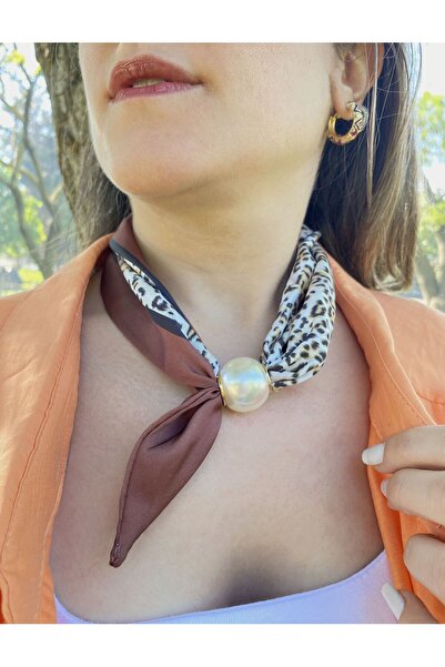 Gox Accessories وشاح مزين باللؤلؤ مع طرف مغناطيسي