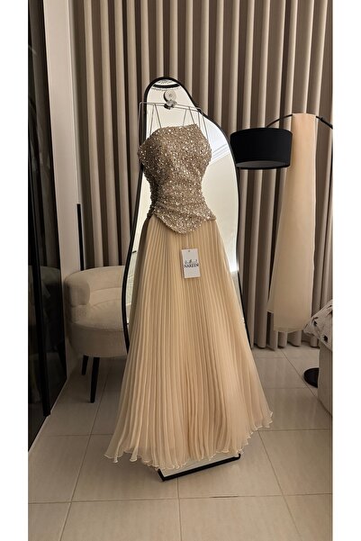 Nareen Fashion فستان سهرة فاخر بلون سكري أنيق يجمع بين الرقي والفخامة