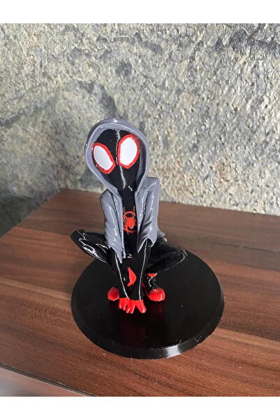 Riva Self Miles Morales Kapüşonlu Heykeltraş Pozu - 3D Baskı Koleksiyon Figürü
