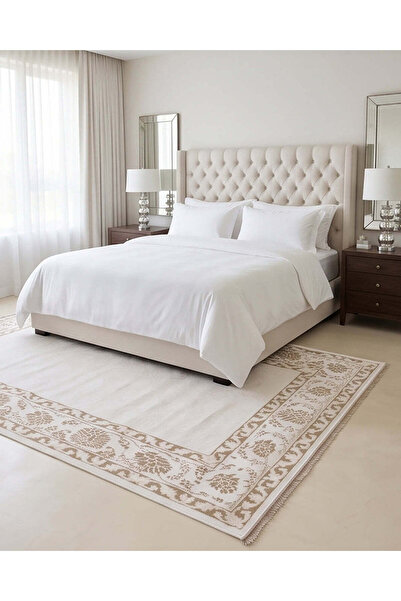 REDTAG Liza Flora Border Rug 140 × 200 cm