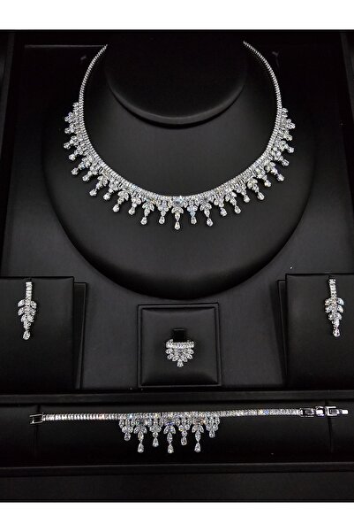 mian Zircon Set on the Neck