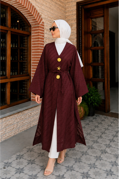 bellura Broş Detaylı Yanları Yırtmaçlı Puantiye Desenli Jakarlı Kimono