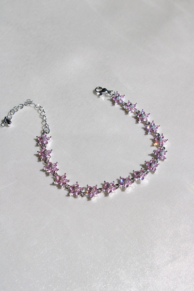 Harlofia Jewelry Vip Plated Flower Path Bracelet