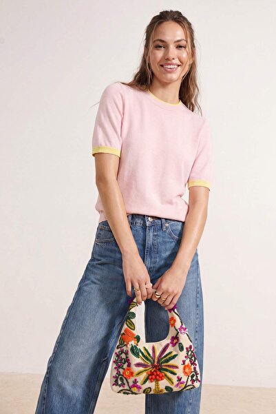 Trendyol Collection Wardrobe Essentials بلوزة تريكو وردية اللون برقبة دائرية ...