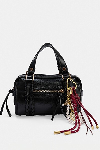 TRENDYOL SHOES Schwarze Charm-Detail-Umhängetasche für Damen in Mini-Größe TA...
