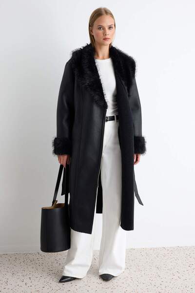 Trendyol Collection Black Regular Coat Twoaw27Kb00015