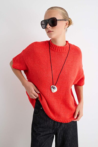 Trendyol Collection Red Wide Fit Soft-Textured Knit Sweater TWOAW25KZ00021
