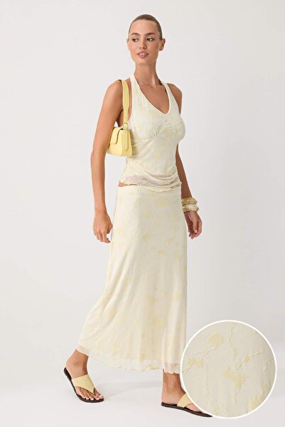 Trendyol Collection طقم علوي وسفلي من التول المحبوك بدون أكمام بلون أصفر فاتح...
