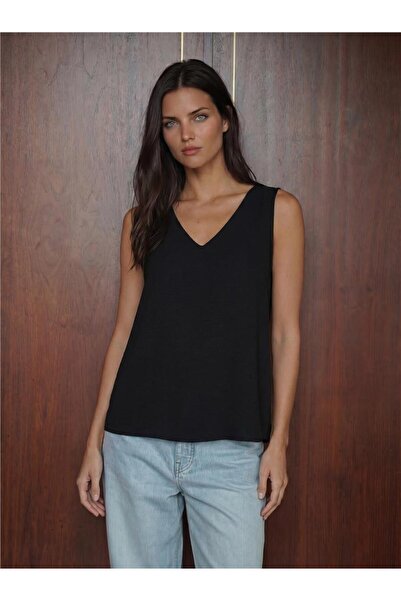 WeShaya Black Stretchy Textured V-Neck Zero Sleeve Straight Cut Polyester Ela...