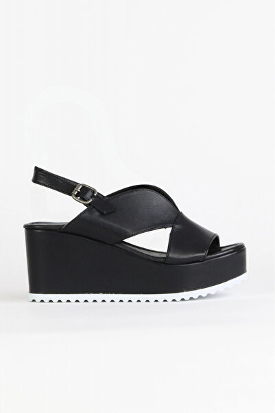 Bueno Shoes صندل نسائي بكعب عريض من الجلد باللون الأسود 01wa5600