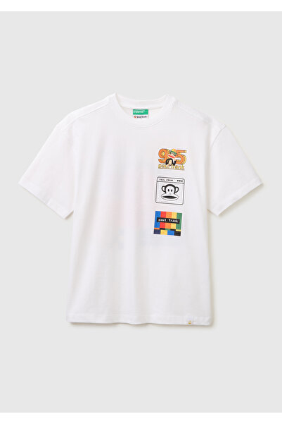 United Colors of Benetton تي شيرت للأولاد ذو ياقة دائرية باللون الأبيض مع طبا...