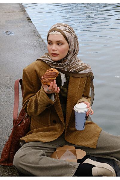 Freshscarfs Σάλι Ράμι με άγριο σχέδιο ζέβρας, καμηλό