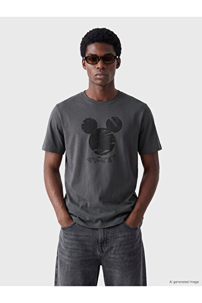LC Waikiki Trendlucky Men's T-Shirt with Oval Collar and Mickey Mouse Print