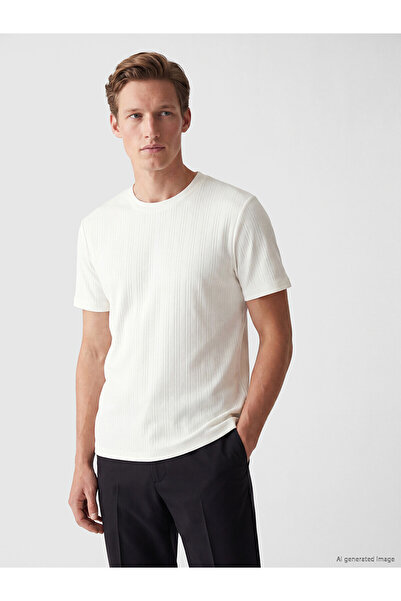 LC Waikiki Nevavm Men's T-Shirt with Oval Collar and Ribbed Design
