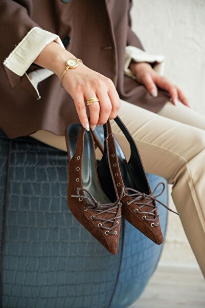 MODAADAM Women's Carry Lace Detail Low Heel Shoes - Brown-Suede