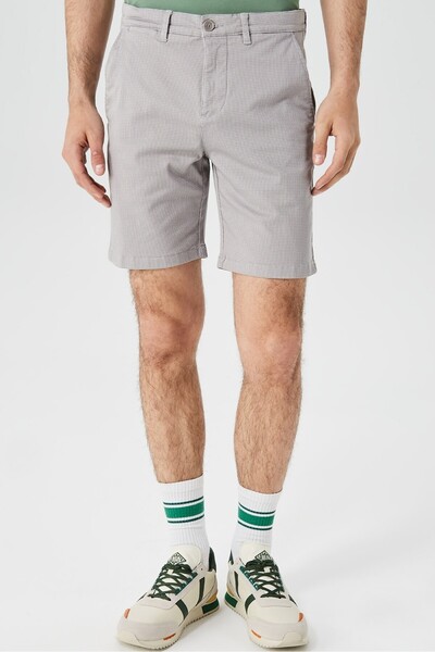 Lacoste Men's Slim Fit Cotton Bermuda Shorts Men's Slim Fit Patterned Bermuda...