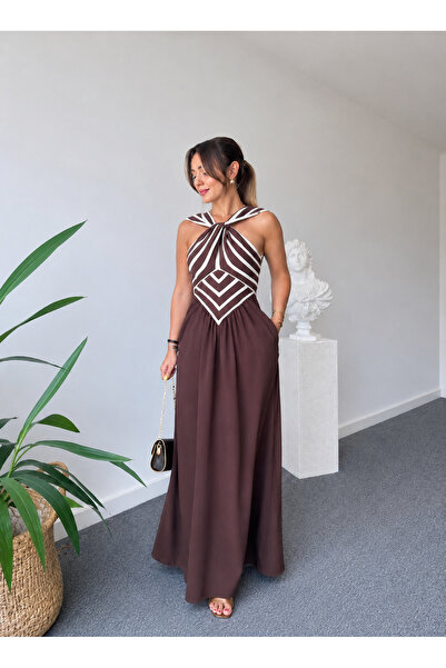 Roza Moda Collection Yeni Sezon Çizgili Boyundan Bağlamalı Uzun Elbise – Sırt...