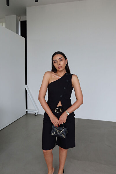 Özge Özgenç Tek Omuz Asimetrik Kesim Bluz