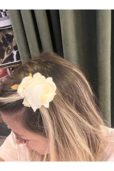 gozdeasutayaccessory مشبك على شكل وردة بيضاء