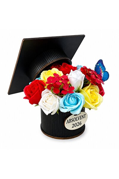 velve Aranjament floral absolvire 2026, in cutie neagra tip toca, cu trandafi...