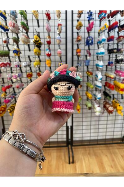 Hediye Mahzeni Minigurumi Organik Frida Kahlo Örgü Anahtarlık