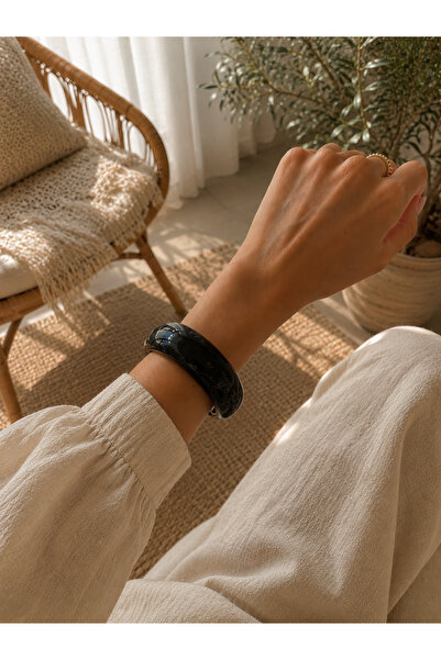IM ATELIER Siyah Parlak Resin Bangle Bileklik – Modern Statement Kadın Takısı
