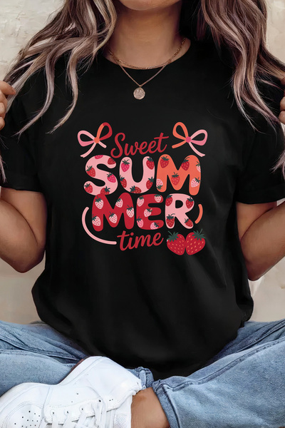Sarah's Boutique Women's T-shirt – 100% cotton – Strawberry Summer