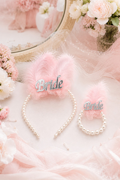 Happyland Pembe Tüylü Gümüş Bride Yazılı İncili Gelin Tacı ve Bileklik Seti, Gelin ve Bekarlığa Veda Parti Aksesuarı