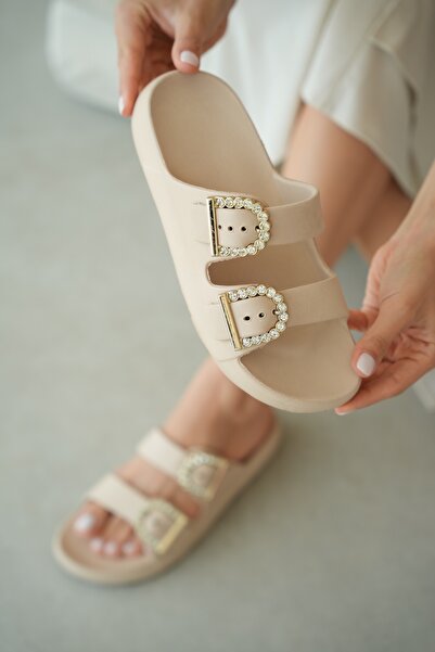 selin shoes شبشب نسائي من فيسينا بتفاصيل مشبك مزدوج قابل للتعديل - EKRU