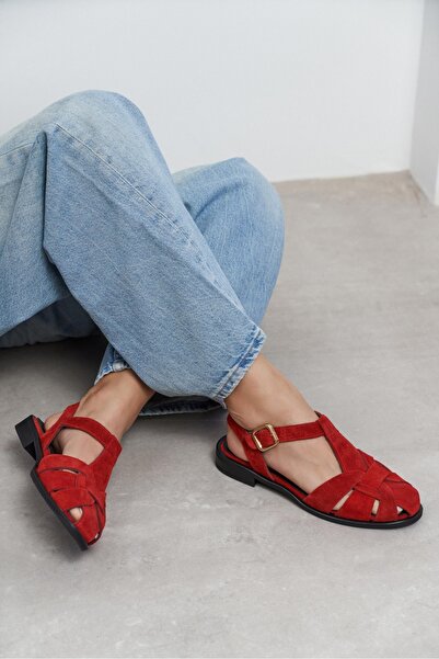 NİŞANTAŞI SHOES Дамски сандали Ceres Red от естествена кожа и велур, с детайл...