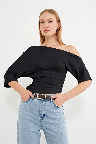 Fulla Moda بلوزة برقبة قارب ثنيات
