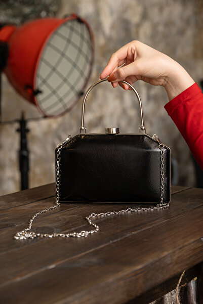 ROZA CANTA Women's Black Leather/Skin Textured Metal Framed Chain Strap Eveni...