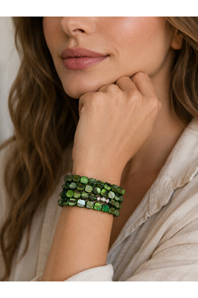 COCOSH TAKI Green stone bracelet with silver details in a multi-wrapped design.