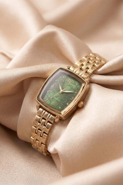 GANYMET Snies Women's Gold Steel Band Green Dial Rectangular Oval Case Elegan...