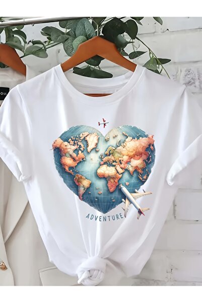 STITCHLY تي شيرت نسائي أبيض بطبعة خريطة العالم على شكل قلب - تصميم طائرة ونجو...