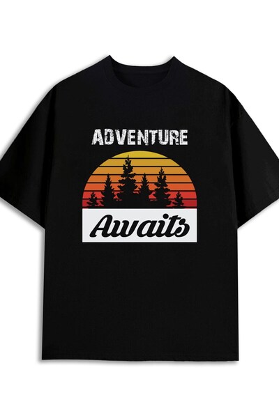 2mcup تي شيرت رجالي بطباعة "Adventure Awaits" باللون الأسود، قميص كاجوال بأكم...