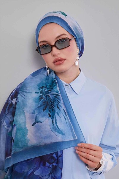 Levidor Blue Lily Printed Sport Shawl